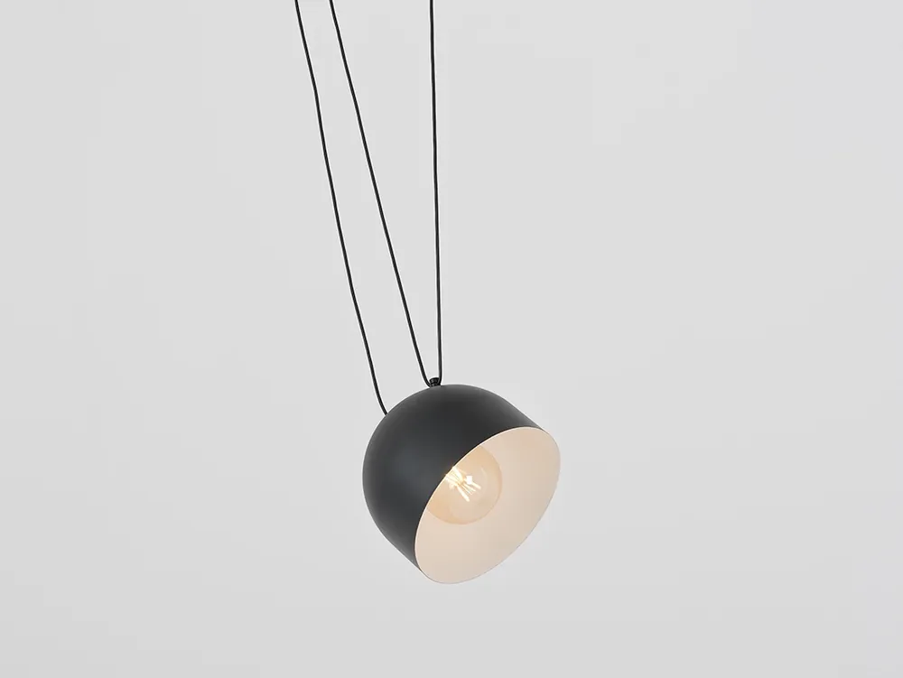 Lampa suspendată POPO L 1 - negru Comandă acum