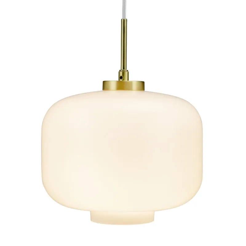 Lampă suspendată Arp Ø30 Opal/Brass - Dyberg Larsen Ofertă limitată