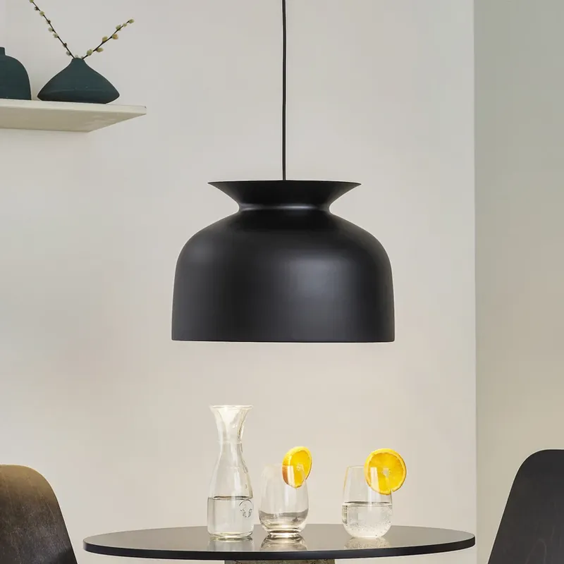 Ofertă limitată Ronde Lustră Pendul ø40 Charcoal Black - GUBI