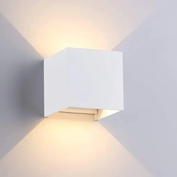 Reducere Aplica LED 6W Exterior Cube White