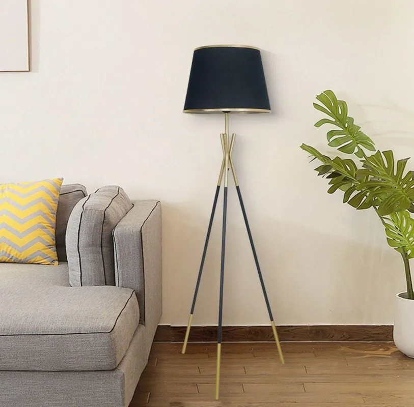 Lampadar Classy Negru Preț promoțional